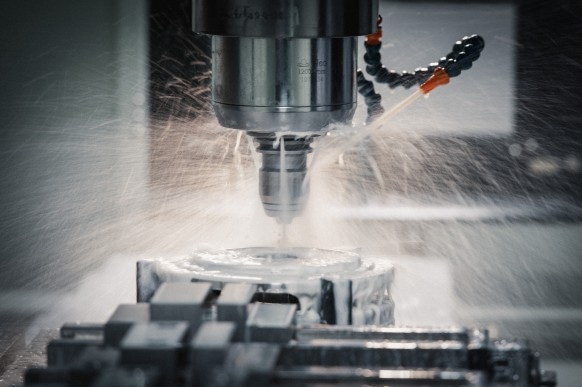 借助真空实现 CNC 铣销的绝对精度
